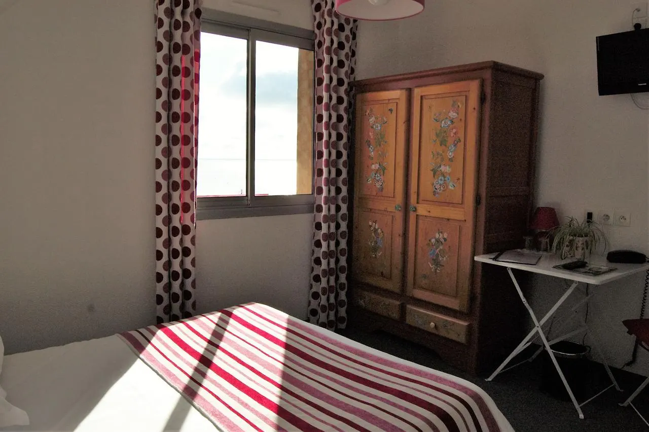 Hotel Restaurant Le Mur Du Roy 萨尔佐