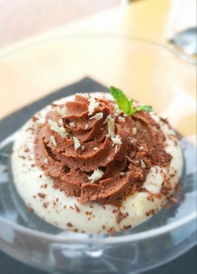 **  Hotel Restaurant Le Mur Du Roy سارزو فرنسا